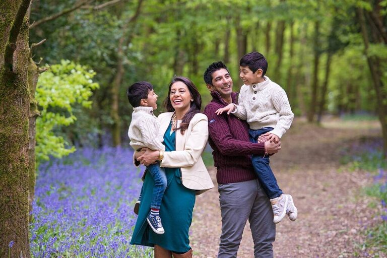 Find me in Farnham for photoshoot gift vouchers, for Farnham families especially for Dads to purchase for mum this mothers day.